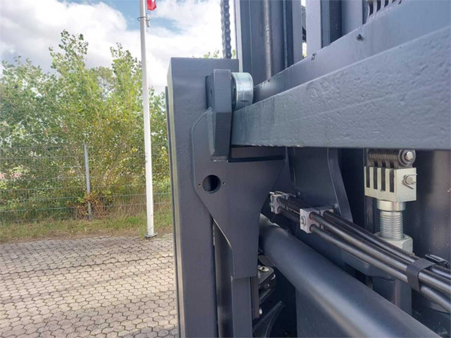 Used Forklift Kalmar DCG330-12 4 ratų šakinis krautuvas (Image 10)
