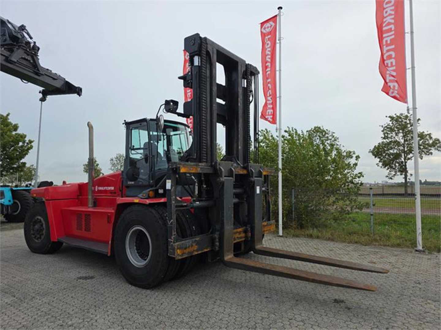 Used Forklift Kalmar DCG330-12 4 ratų šakinis krautuvas (Image 3)
