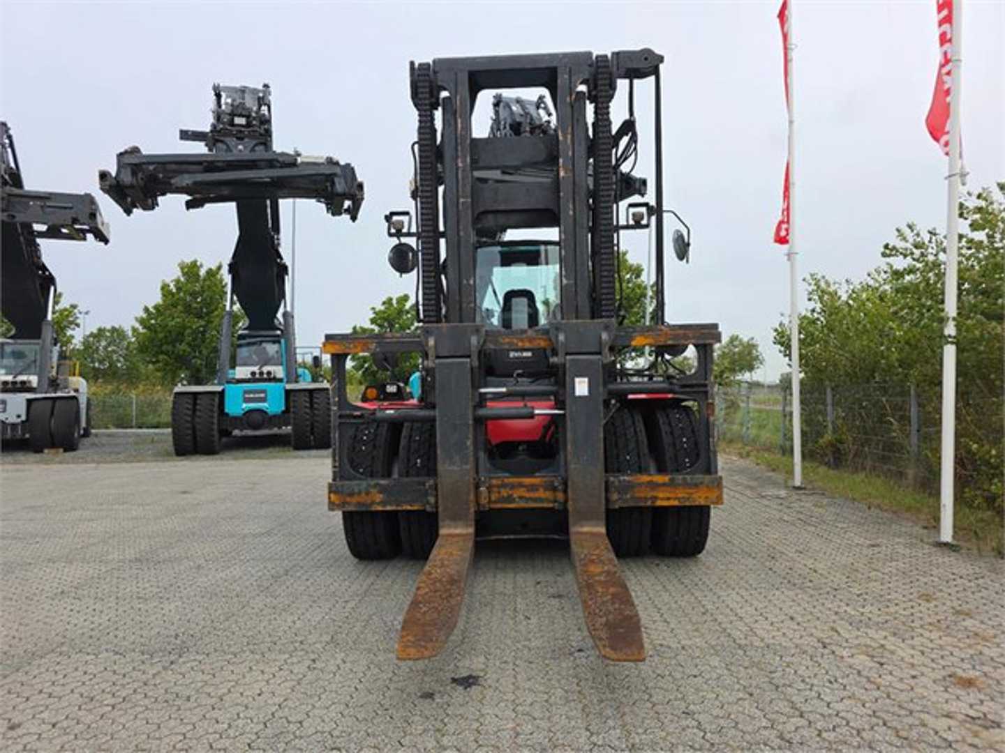 Used Forklift Kalmar DCG330-12 4 ratų šakinis krautuvas (Image 5)