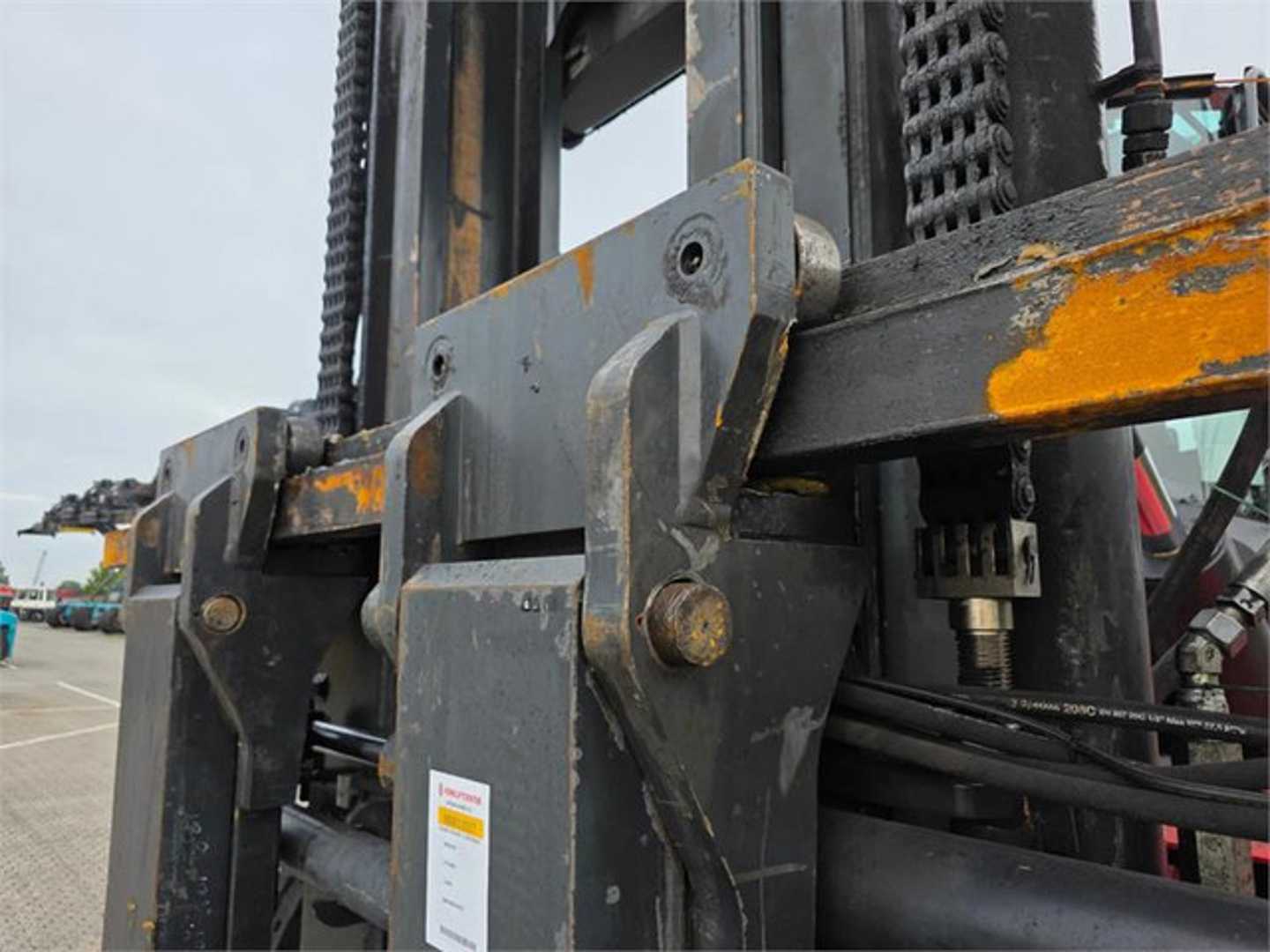 Used Forklift Kalmar DCG330-12 4 ratų šakinis krautuvas (Image 10)