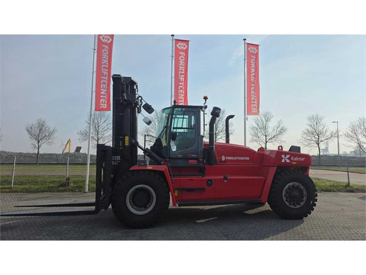 Used Forklift Kalmar DCG250-12 4 ratų šakinis krautuvas (Image 2)