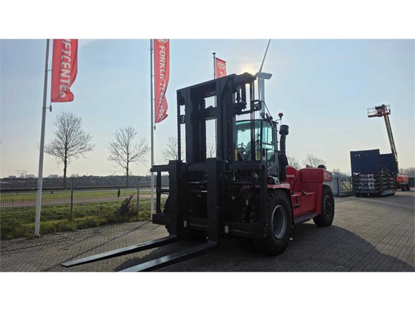 Used Forklift Kalmar DCG250-12 4 ratų šakinis krautuvas (Image 4)
