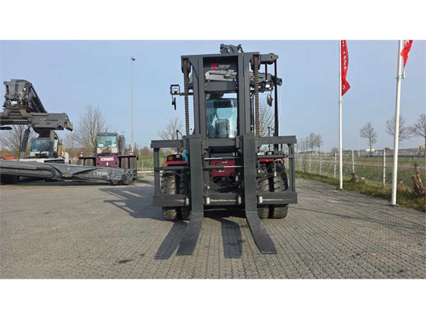 Used Forklift Kalmar DCG250-12 4 ratų šakinis krautuvas (Image 5)