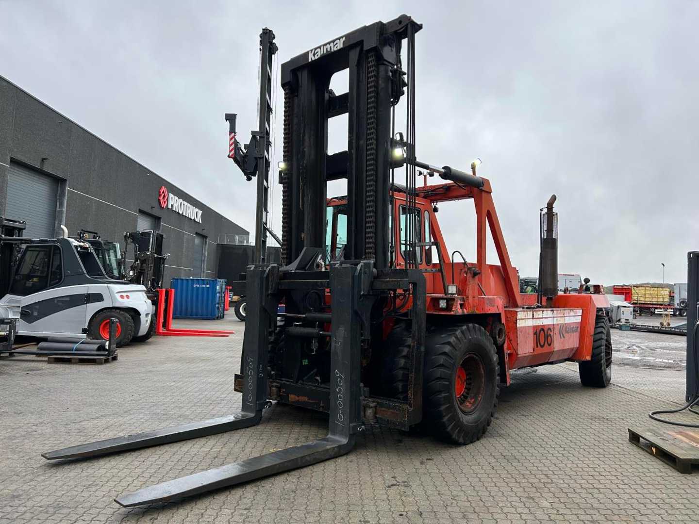 Used Forklift Kalmar DC42-1200 4 ratų šakinis krautuvas (Image 1) Used Forklift Kalmar DC42-1200 4 ratų šakinis krautuvas (Image 1)