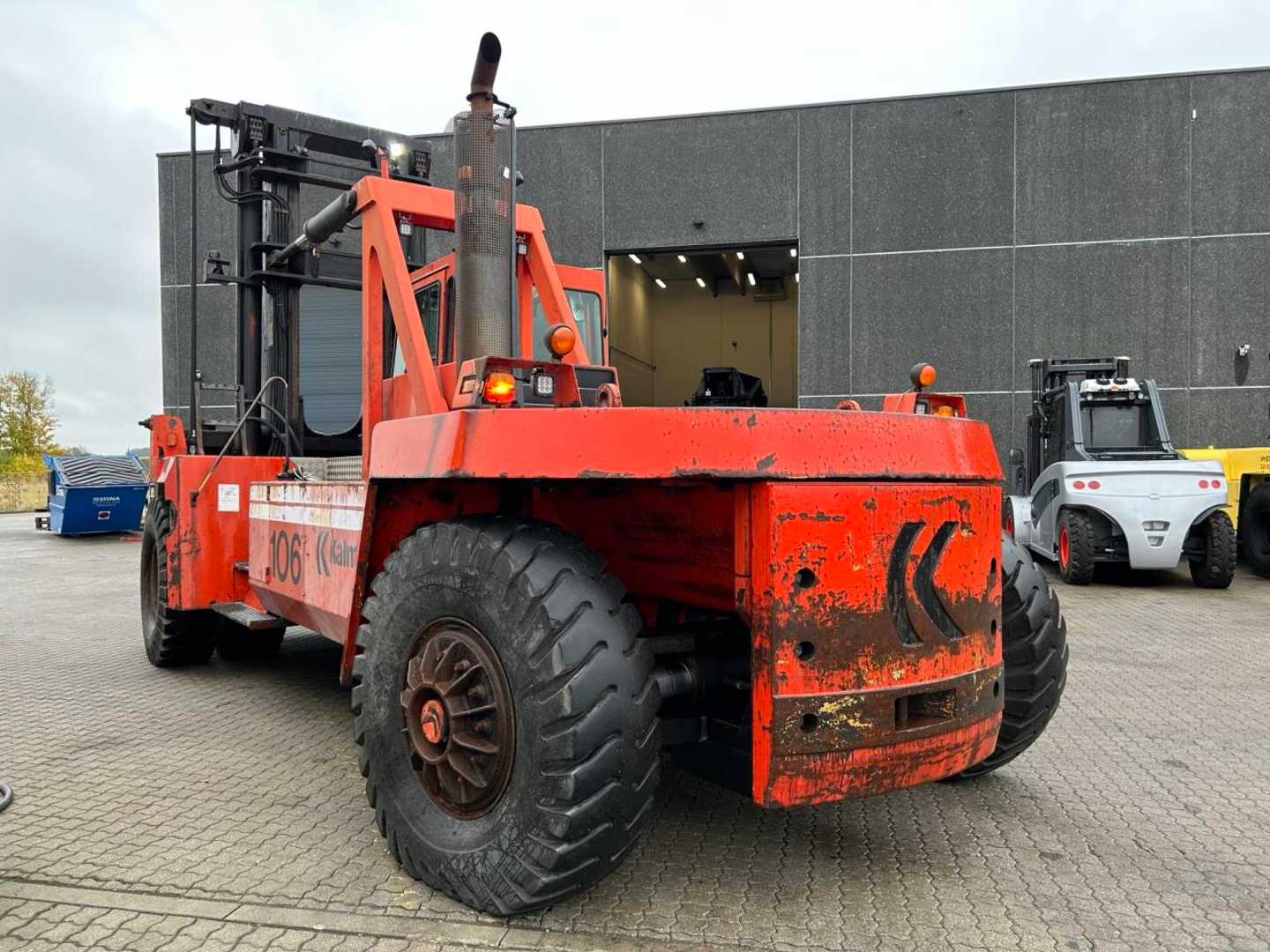 Used Forklift Kalmar DC42-1200 4 ratų šakinis krautuvas (Image 3) Used Forklift Kalmar DC42-1200 4 ratų šakinis krautuvas (Image 3)