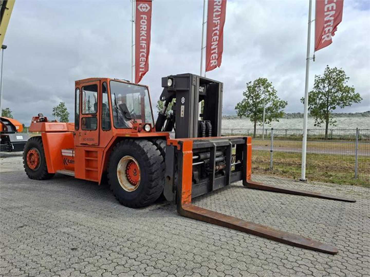 Used Forklift Kalmar DCB32 RoRo 4 ratų šakinis krautuvas (Image 3) Used Forklift Kalmar DCB32 RoRo 4 ratų šakinis krautuvas (Image 3)