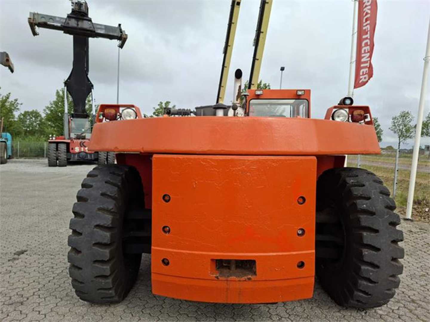 Used Forklift Kalmar DCB32 RoRo 4 ratų šakinis krautuvas (Image 8) Used Forklift Kalmar DCB32 RoRo 4 ratų šakinis krautuvas (Image 8)