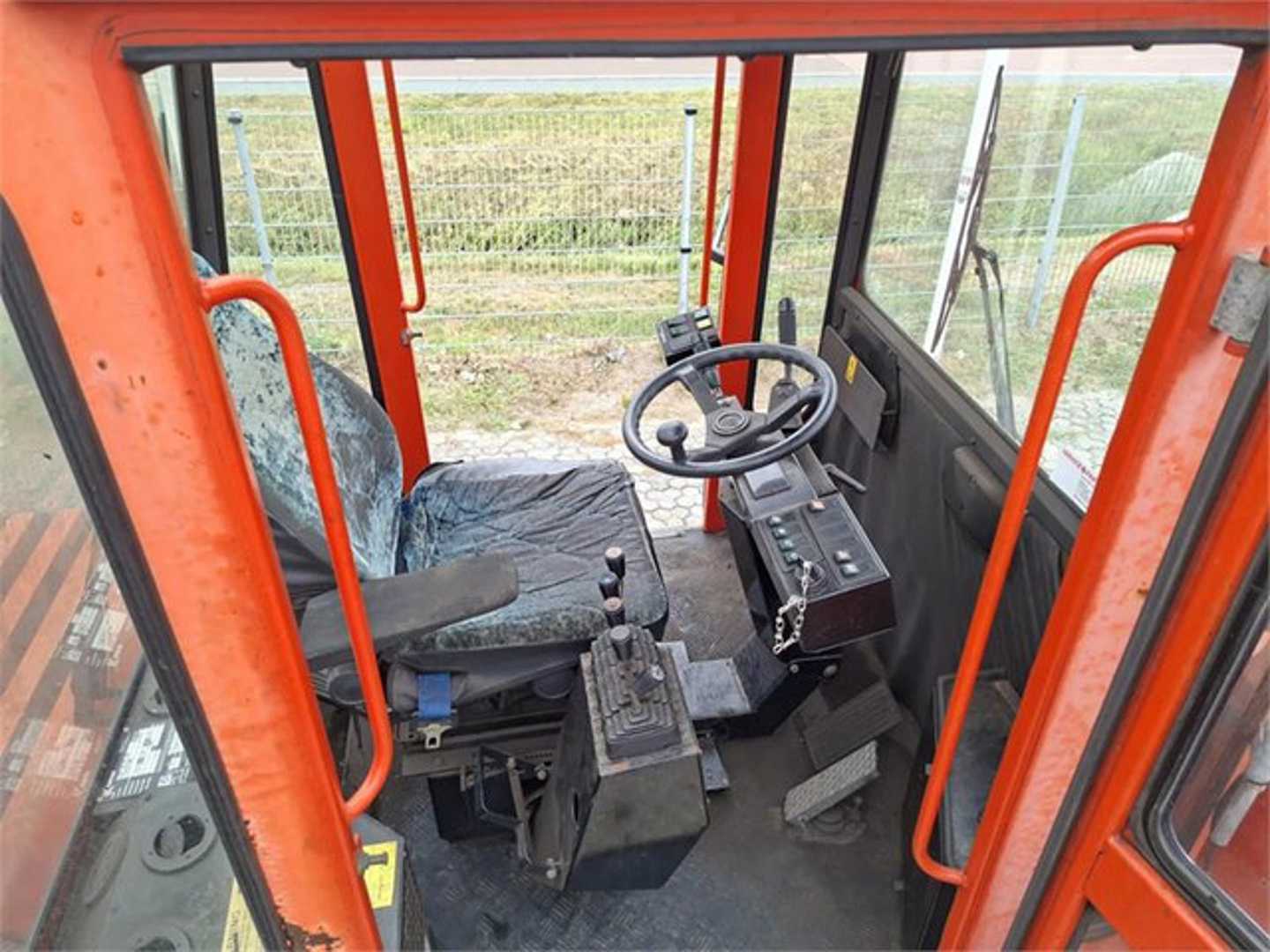 Used Forklift Kalmar DCB32 RoRo 4 ratų šakinis krautuvas (Image 10) Used Forklift Kalmar DCB32 RoRo 4 ratų šakinis krautuvas (Image 10)
