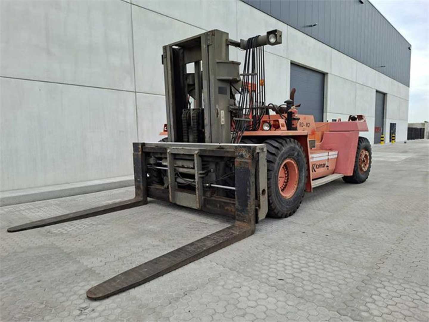 Used Forklift Kalmar DCB32 RoRo 4 ratų šakinis krautuvas (Image 4) Used Forklift Kalmar DCB32 RoRo 4 ratų šakinis krautuvas (Image 4)