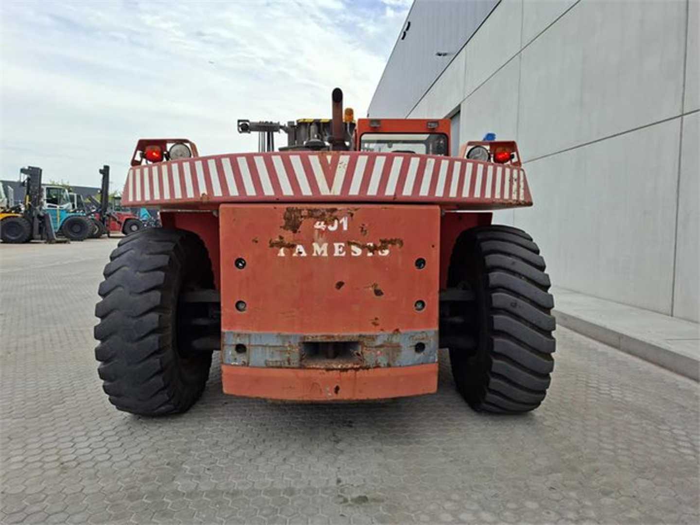 Used Forklift Kalmar DCB32 RoRo 4 ratų šakinis krautuvas (Image 9) Used Forklift Kalmar DCB32 RoRo 4 ratų šakinis krautuvas (Image 9)
