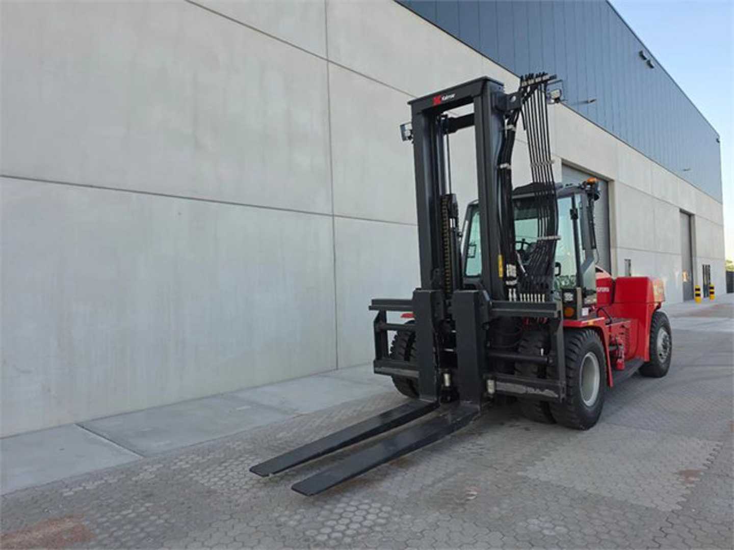 Used Forklift Kalmar DCG160-12T 4 ratų šakinis krautuvas (Image 4)