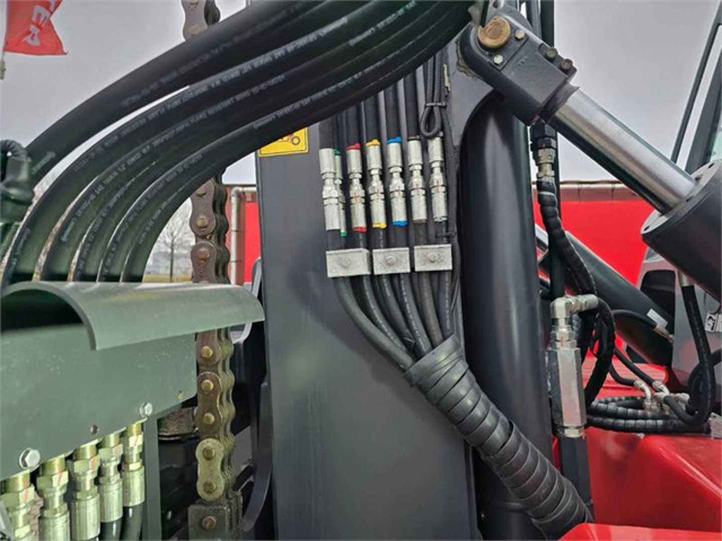 Used Forklift Kalmar DCG160-12T 4 ratų šakinis krautuvas (Image 5)