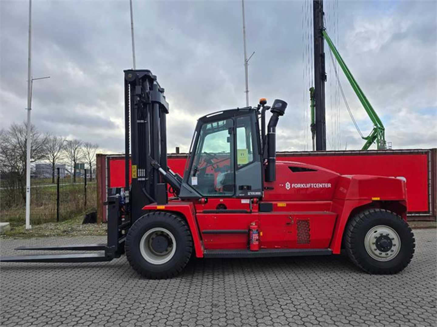 Used Forklift Kalmar DCG160-12T 4 ratų šakinis krautuvas (Image 2)