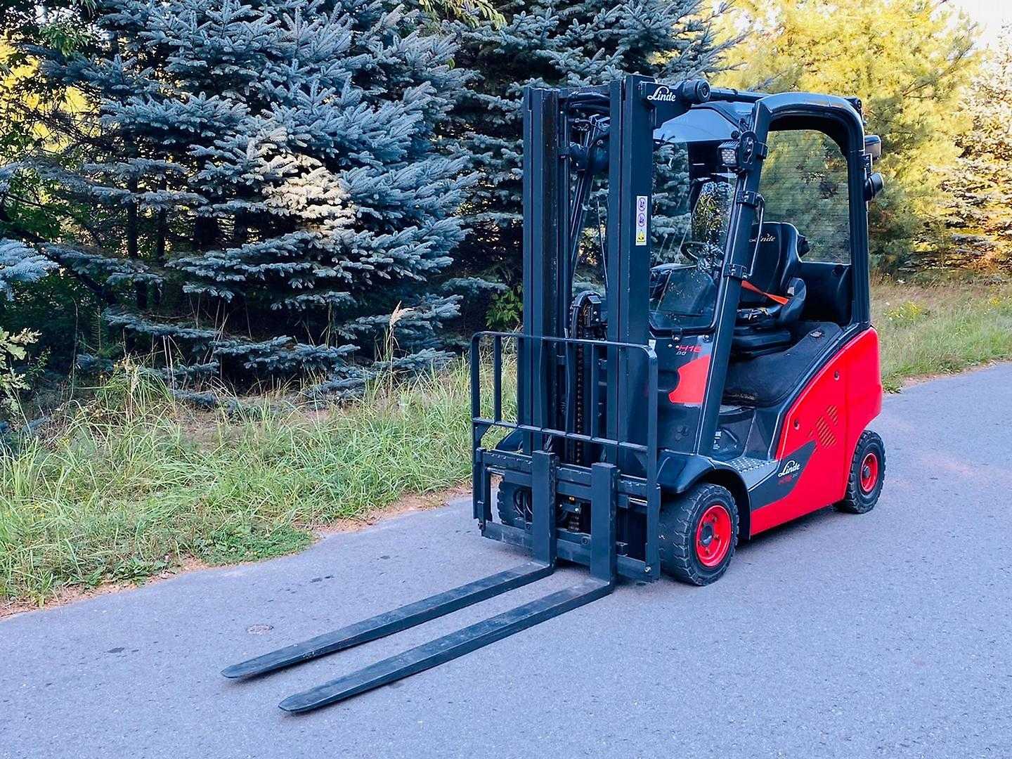 Used Forklift Linde H16D 4 ratų šakinis krautuvas (Image 1) Used Forklift Linde H16D 4 ratų šakinis krautuvas (Image 1)
