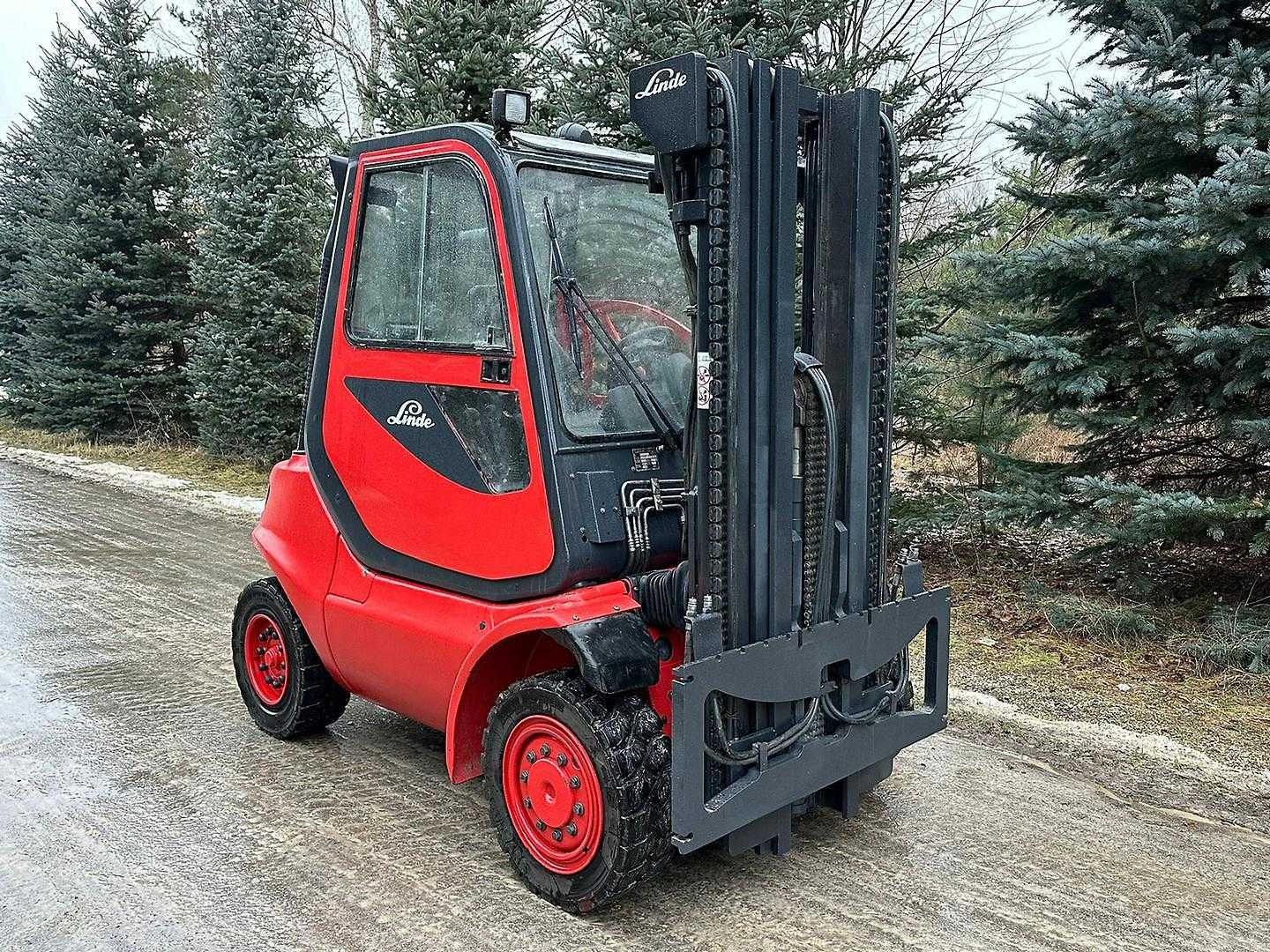 Used Forklift Linde H35D 4 ratų šakinis krautuvas (Image 1) Used Forklift Linde H35D 4 ratų šakinis krautuvas (Image 1)