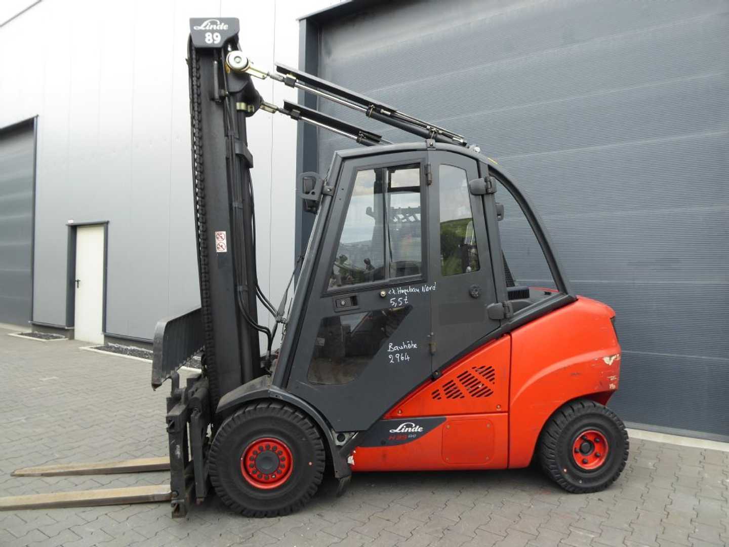 Used Forklift Linde H35D-02 4 ratų šakinis krautuvas (Image 3) Used Forklift Linde H35D-02 4 ratų šakinis krautuvas (Image 3)