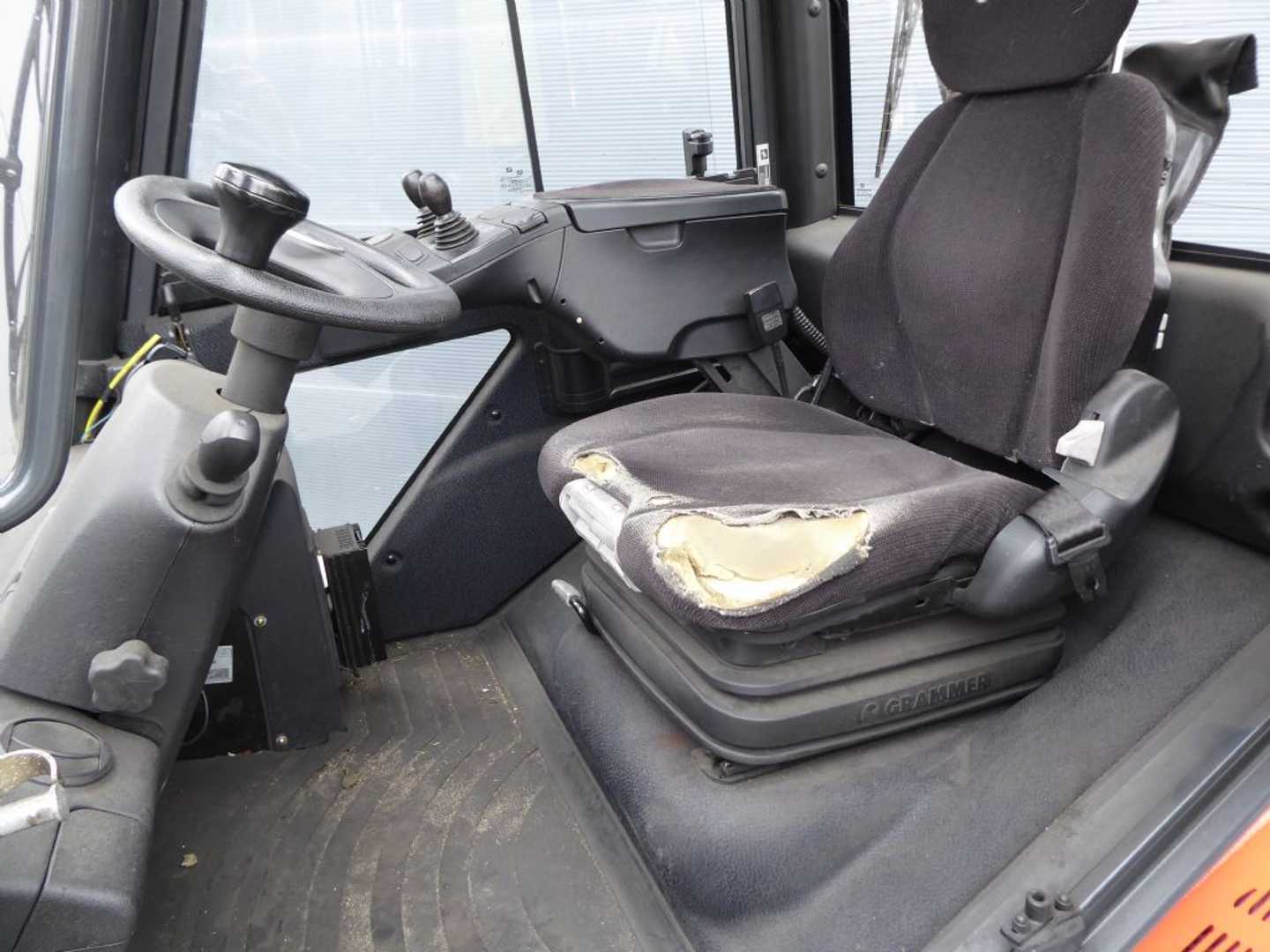 Used Forklift Linde H35D-02 4 ratų šakinis krautuvas (Image 5) Used Forklift Linde H35D-02 4 ratų šakinis krautuvas (Image 5)