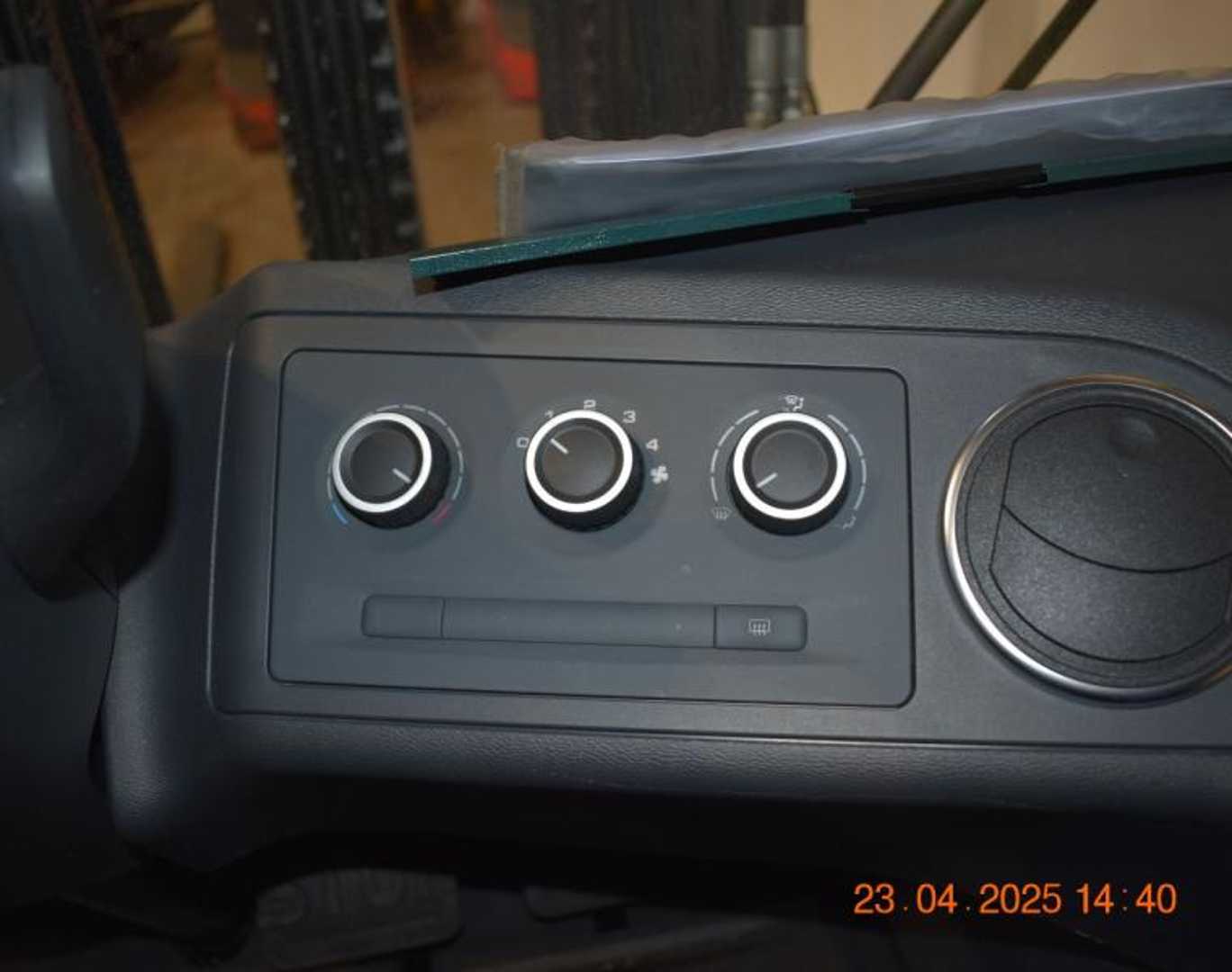 Used Forklift Linde H 40 D/600 1204-01 4 ratų šakinis krautuvas (Image 7) Used Forklift Linde H 40 D/600 1204-01 4 ratų šakinis krautuvas (Image 7)