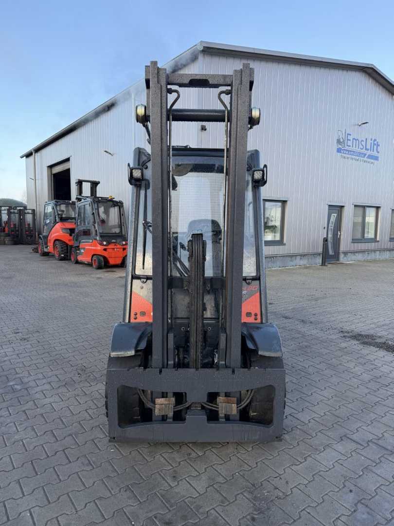 Used Forklift Linde H30D-02 4 ratų šakinis krautuvas (Image 2) Used Forklift Linde H30D-02 4 ratų šakinis krautuvas (Image 2)
