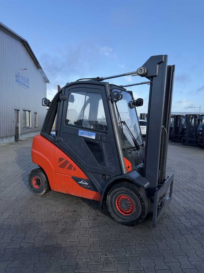Used Forklift Linde H30D-02 4 ratų šakinis krautuvas (Image 3) Used Forklift Linde H30D-02 4 ratų šakinis krautuvas (Image 3)