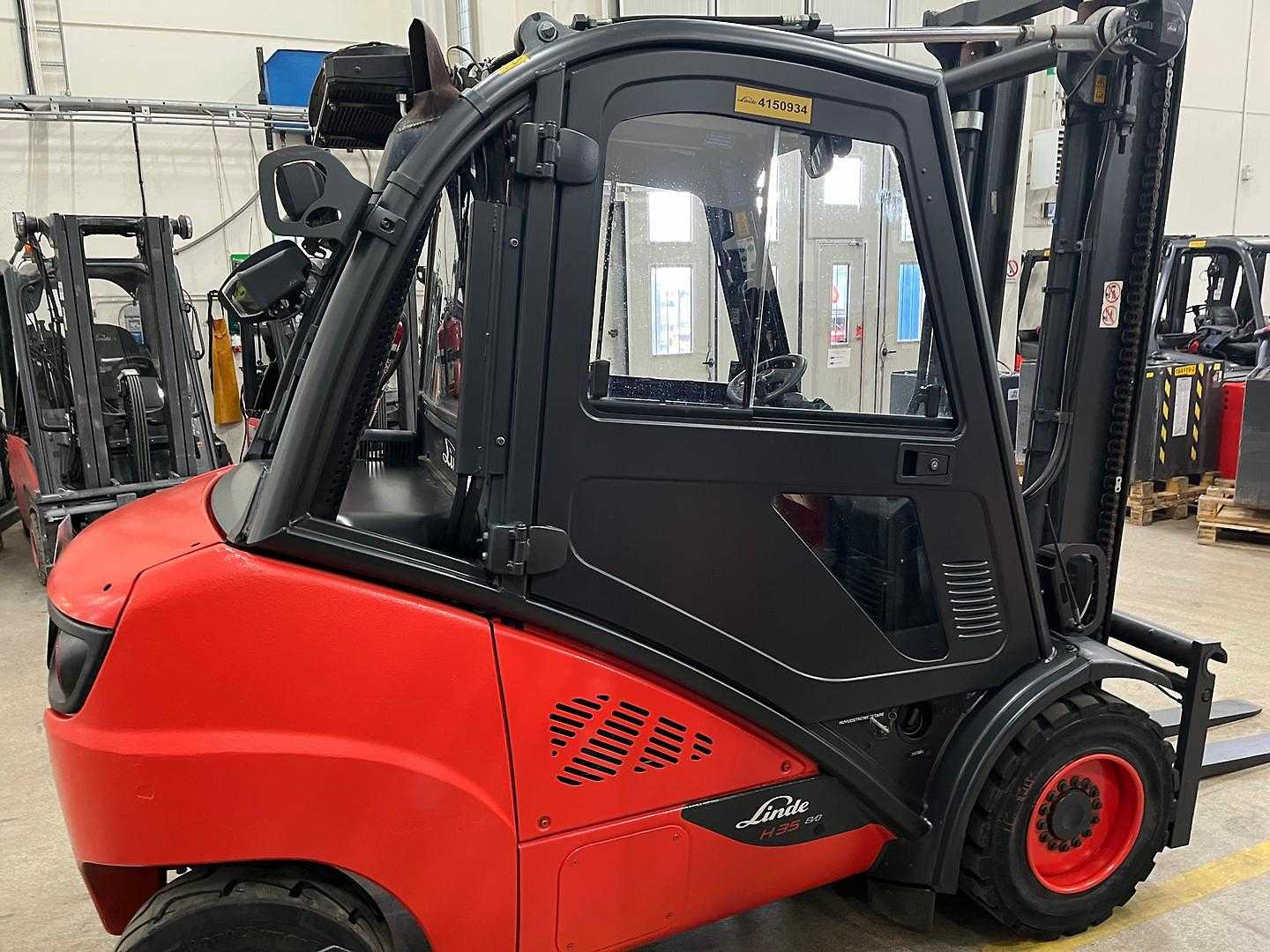 Used Forklift Linde Linde H35 4 ratų šakinis krautuvas (Image 3) Used Forklift Linde Linde H35 4 ratų šakinis krautuvas (Image 3)