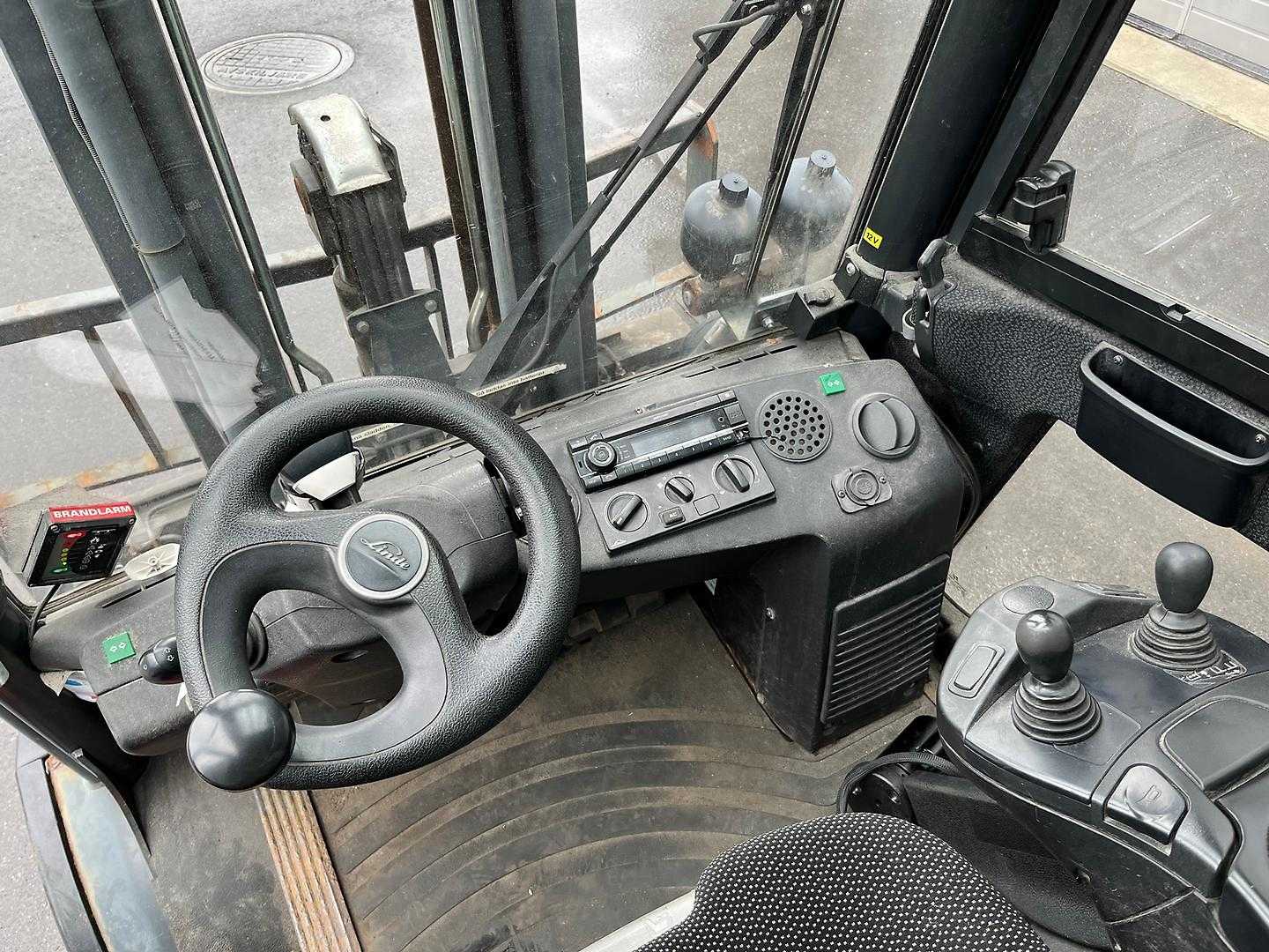 Used Forklift Linde H25D/600 4 ratų šakinis krautuvas (Image 8) Used Forklift Linde H25D/600 4 ratų šakinis krautuvas (Image 8)