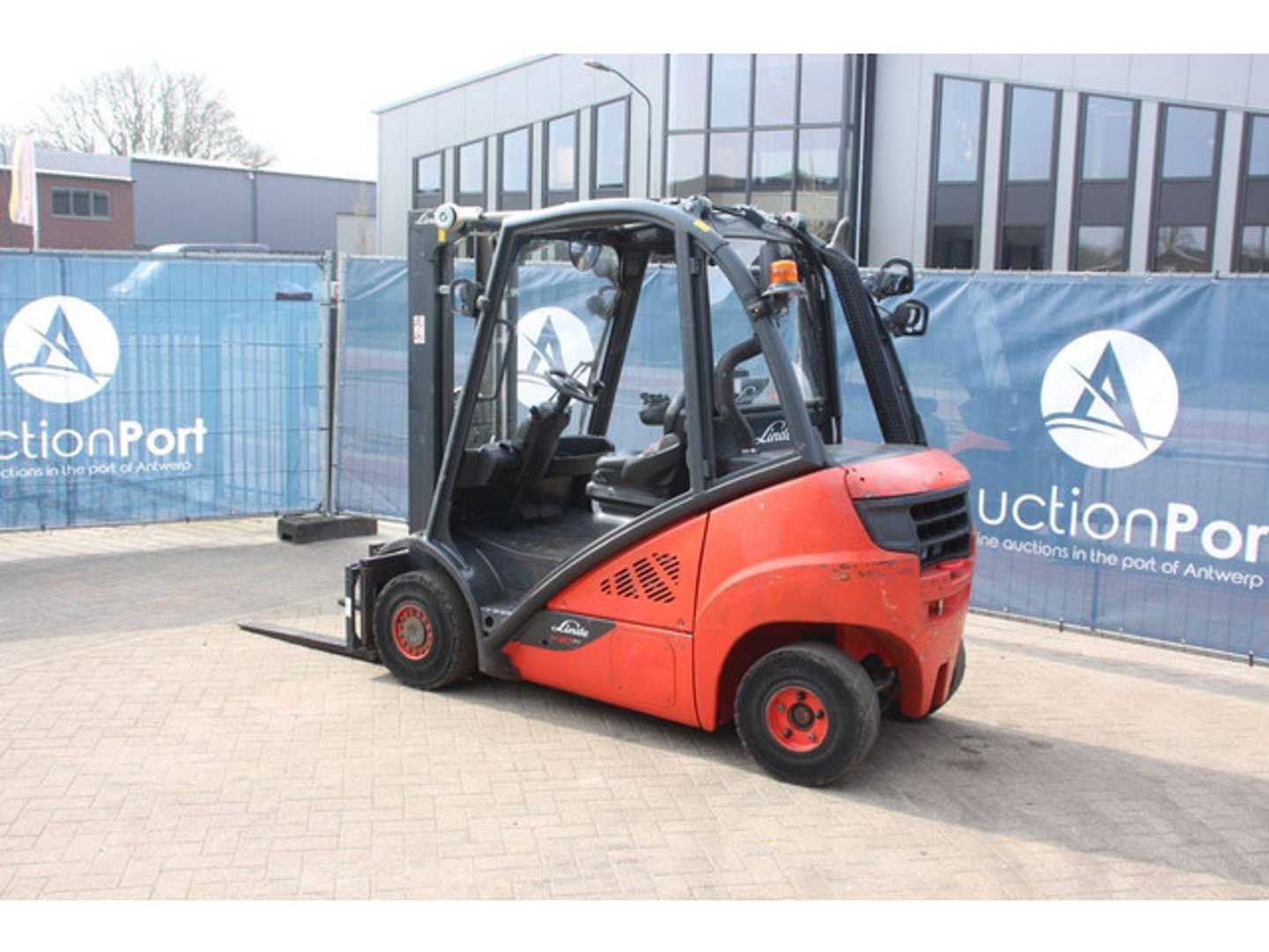 Used Forklift Linde H20D-02/600 4 ratų šakinis krautuvas (Image 3) Used Forklift Linde H20D-02/600 4 ratų šakinis krautuvas (Image 3)