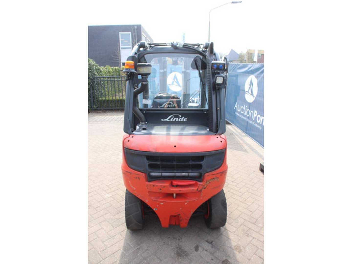 Used Forklift Linde H20D-02/600 4 ratų šakinis krautuvas (Image 4) Used Forklift Linde H20D-02/600 4 ratų šakinis krautuvas (Image 4)