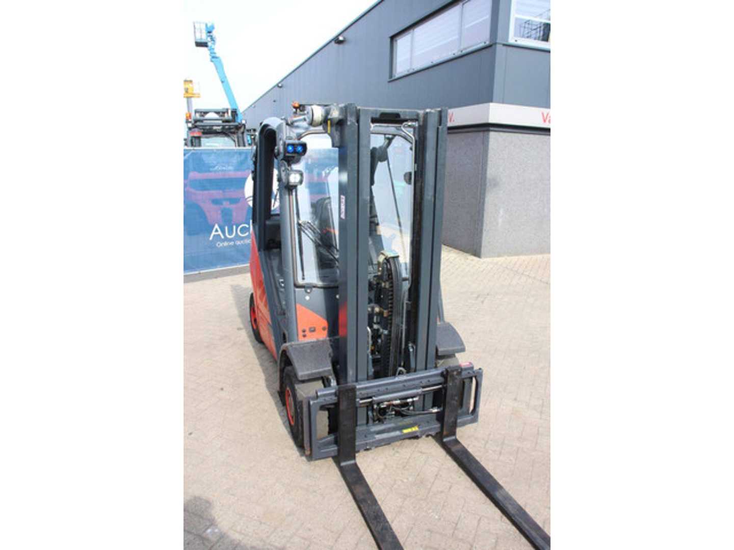 Used Forklift Linde H20D-02/600 4 ratų šakinis krautuvas (Image 6) Used Forklift Linde H20D-02/600 4 ratų šakinis krautuvas (Image 6)