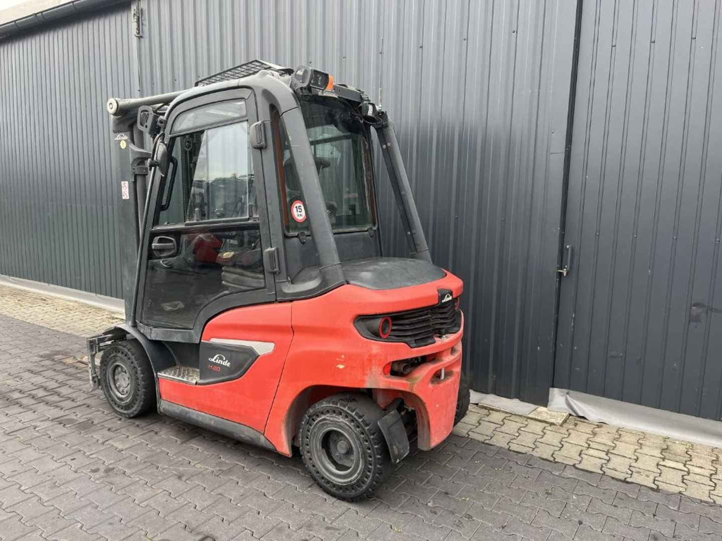 Used Forklift Linde H20D-01/600 4 ratų šakinis krautuvas (Image 3) Used Forklift Linde H20D-01/600 4 ratų šakinis krautuvas (Image 3)