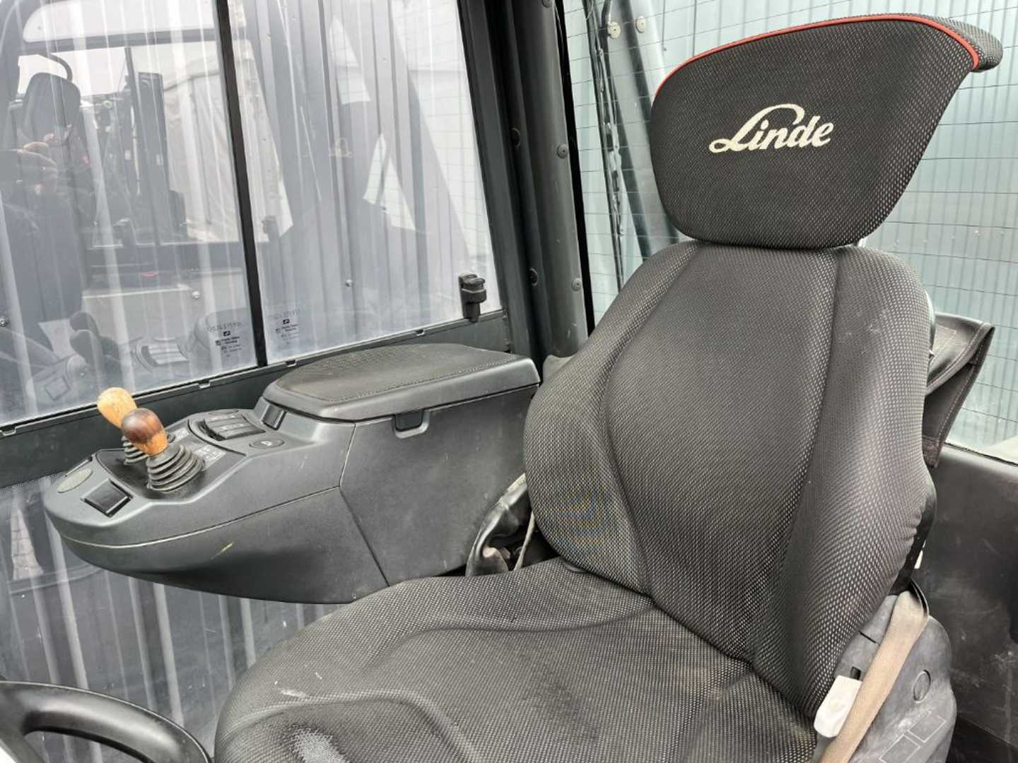 Used Forklift Linde H20D-01/600 4 ratų šakinis krautuvas (Image 8) Used Forklift Linde H20D-01/600 4 ratų šakinis krautuvas (Image 8)