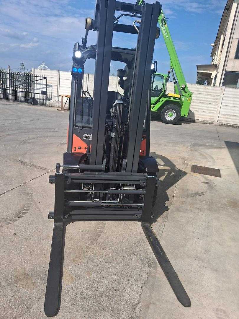 Used Forklift Linde H30 4 ratų šakinis krautuvas (Image 5) Used Forklift Linde H30 4 ratų šakinis krautuvas (Image 5)