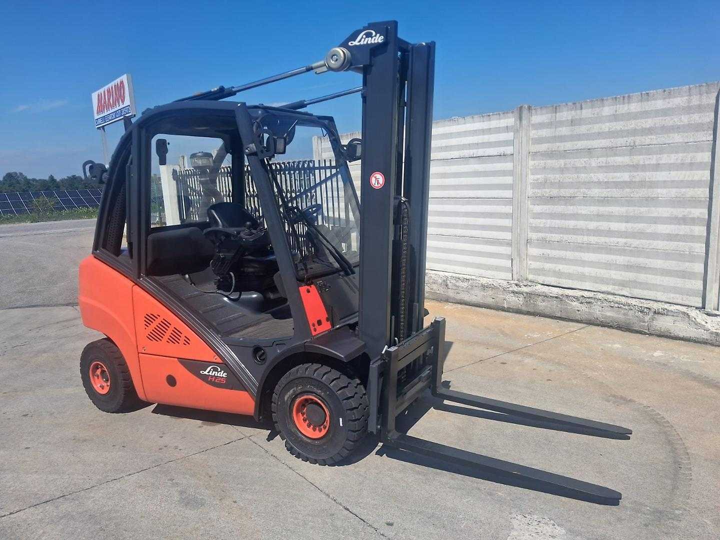 Used Forklift Linde H 25 4 ratų šakinis krautuvas (Image 3)