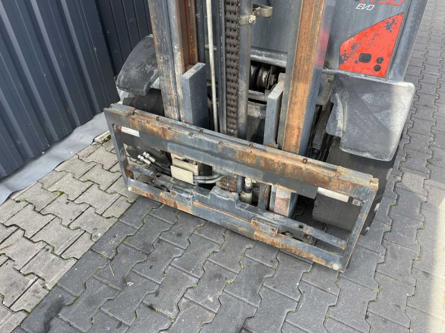 Used Forklift Linde H30D-02 4 ratų šakinis krautuvas (Image 9) Used Forklift Linde H30D-02 4 ratų šakinis krautuvas (Image 9)