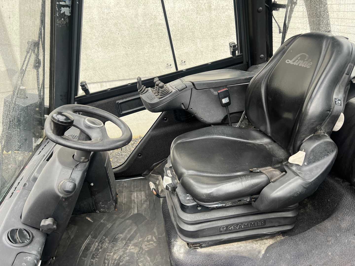 Used Forklift Linde H40D-02 EVO 4 ratų šakinis krautuvas (Image 3) Used Forklift Linde H40D-02 EVO 4 ratų šakinis krautuvas (Image 3)