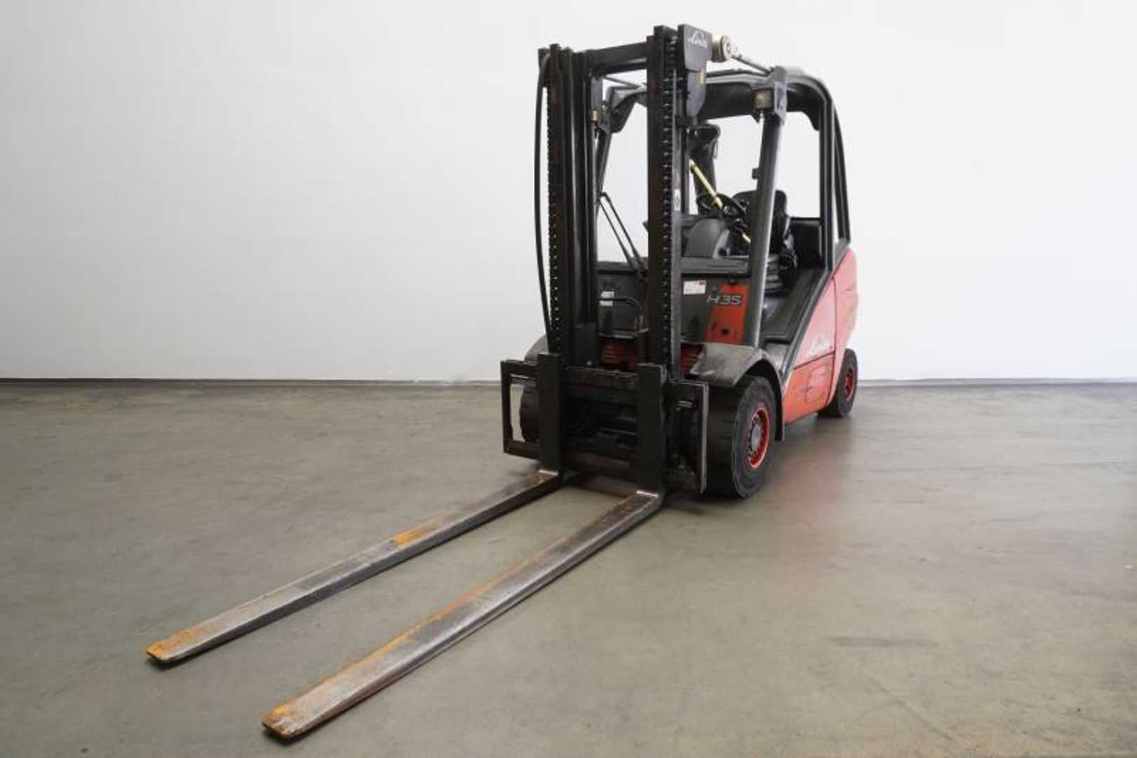 Used Forklift Linde H 35 D 393 4 ratų šakinis krautuvas (Image 1)