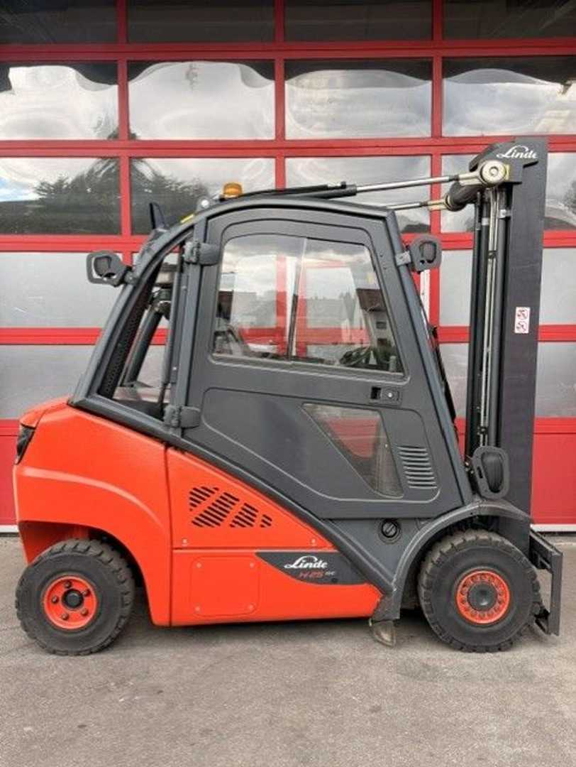 Used Forklift Linde H25D-02 4 ratų šakinis krautuvas (Image 4) Used Forklift Linde H25D-02 4 ratų šakinis krautuvas (Image 4)
