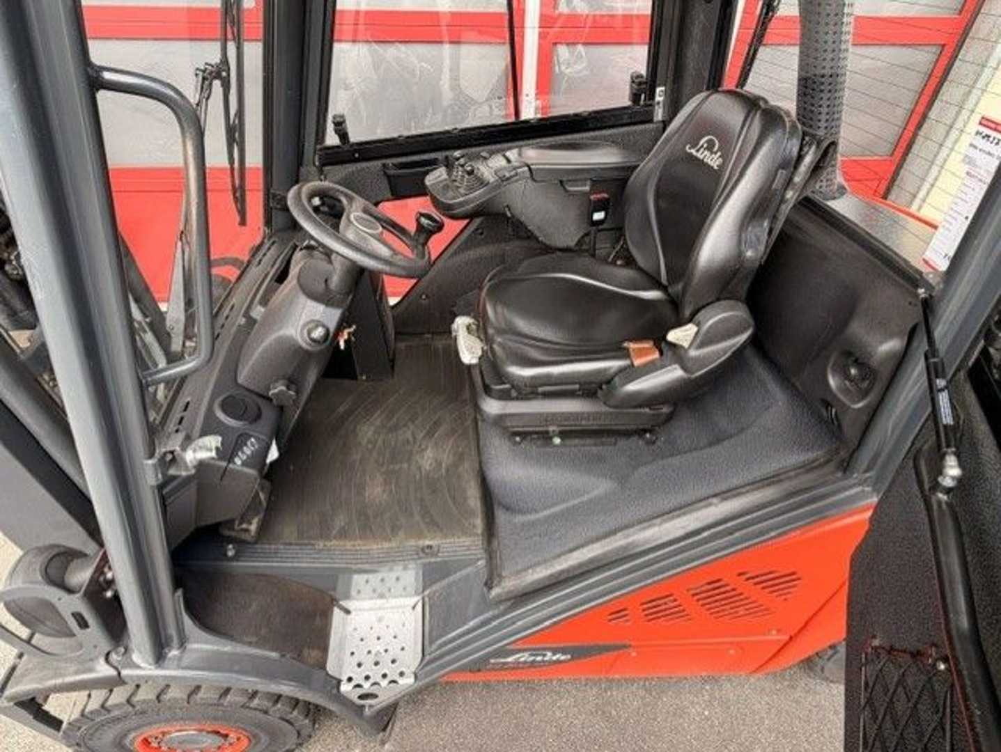 Used Forklift Linde H25D-02 4 ratų šakinis krautuvas (Image 7) Used Forklift Linde H25D-02 4 ratų šakinis krautuvas (Image 7)