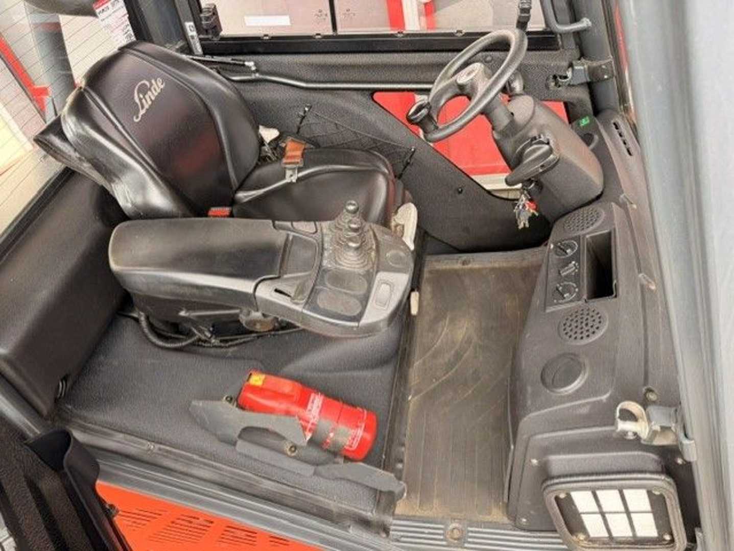Used Forklift Linde H25D-02 4 ratų šakinis krautuvas (Image 8) Used Forklift Linde H25D-02 4 ratų šakinis krautuvas (Image 8)