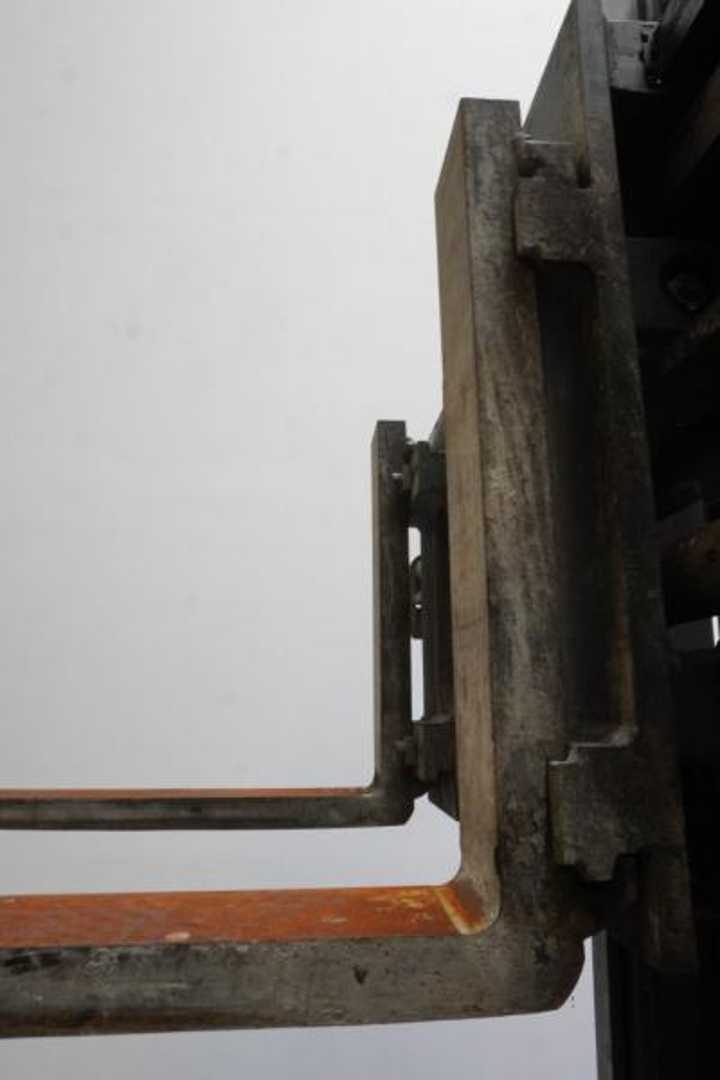 Used Forklift Linde H 40 D EVO 394-02 4 ratų šakinis krautuvas (Image 5) Used Forklift Linde H 40 D EVO 394-02 4 ratų šakinis krautuvas (Image 5)