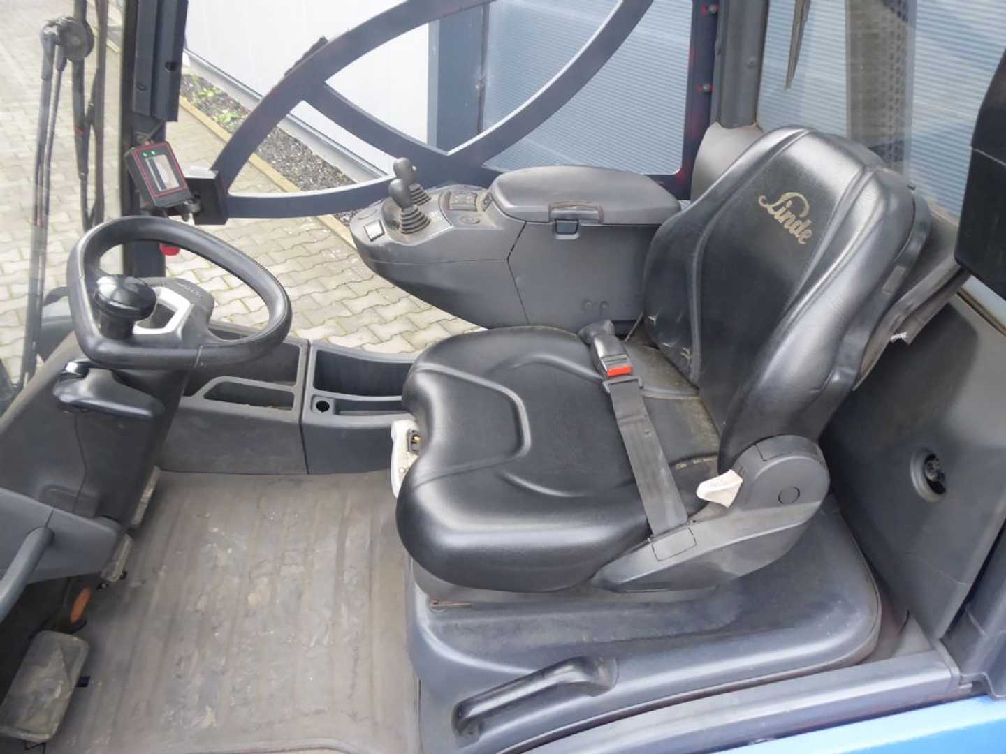 Used Forklift Linde H25D 4 ratų šakinis krautuvas (Image 3) Used Forklift Linde H25D 4 ratų šakinis krautuvas (Image 3)
