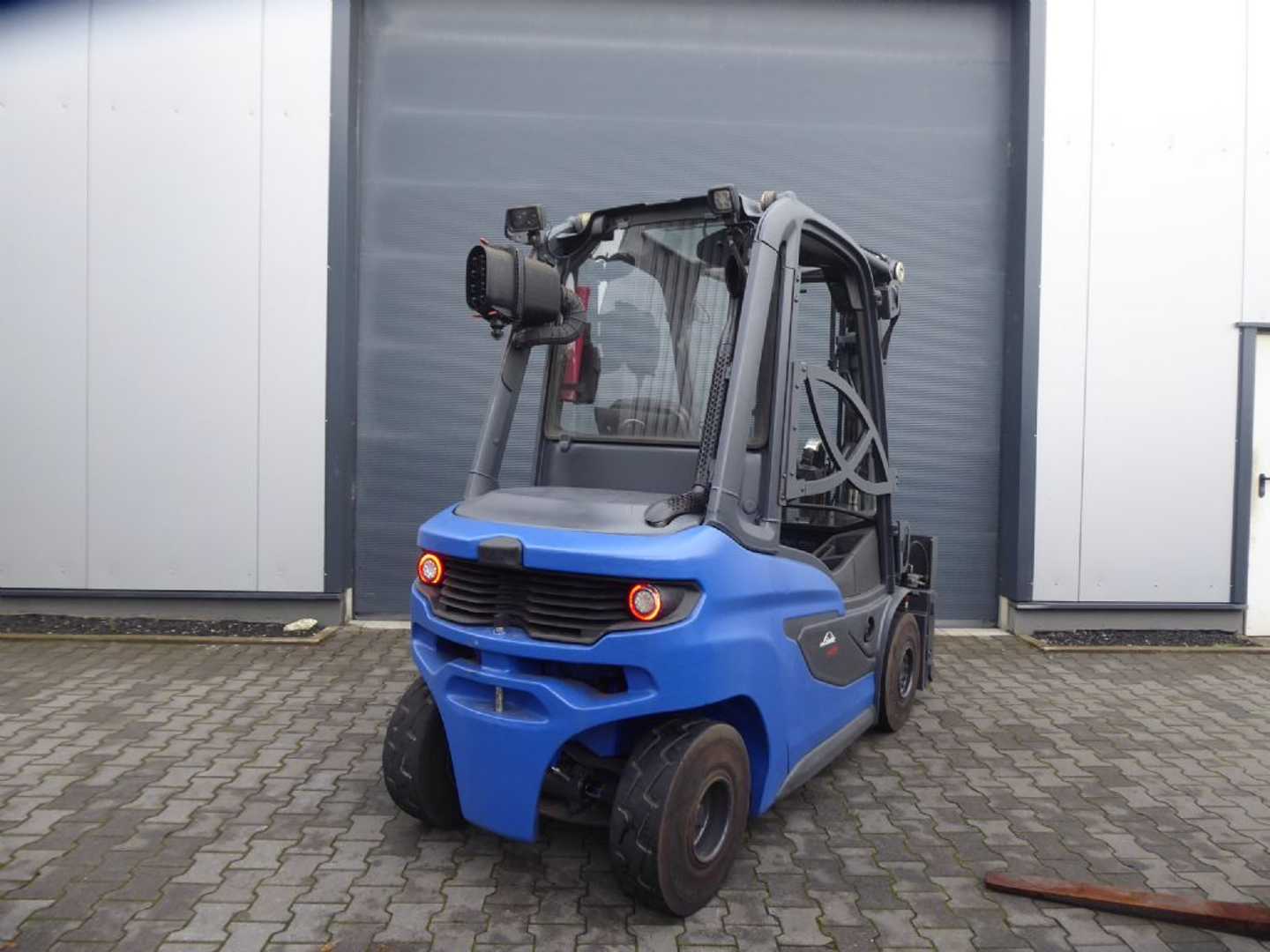Used Forklift Linde H25D 4 ratų šakinis krautuvas (Image 7) Used Forklift Linde H25D 4 ratų šakinis krautuvas (Image 7)