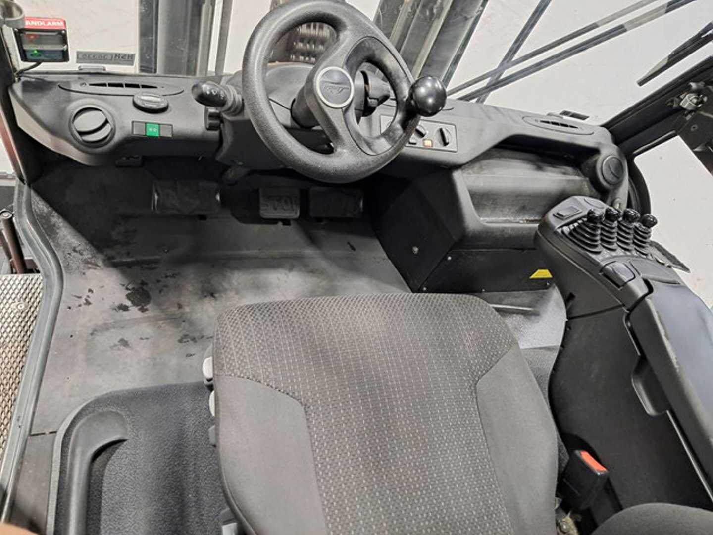 Used Forklift Linde H80D-03/900 4 ratų šakinis krautuvas (Image 8) Used Forklift Linde H80D-03/900 4 ratų šakinis krautuvas (Image 8)