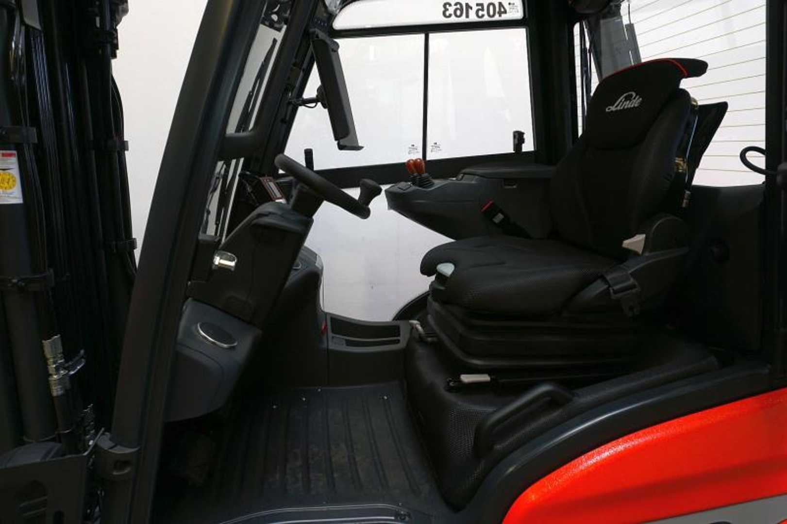 Used Forklift Linde H 35 D 1202 4 ratų šakinis krautuvas (Image 3) Used Forklift Linde H 35 D 1202 4 ratų šakinis krautuvas (Image 3)