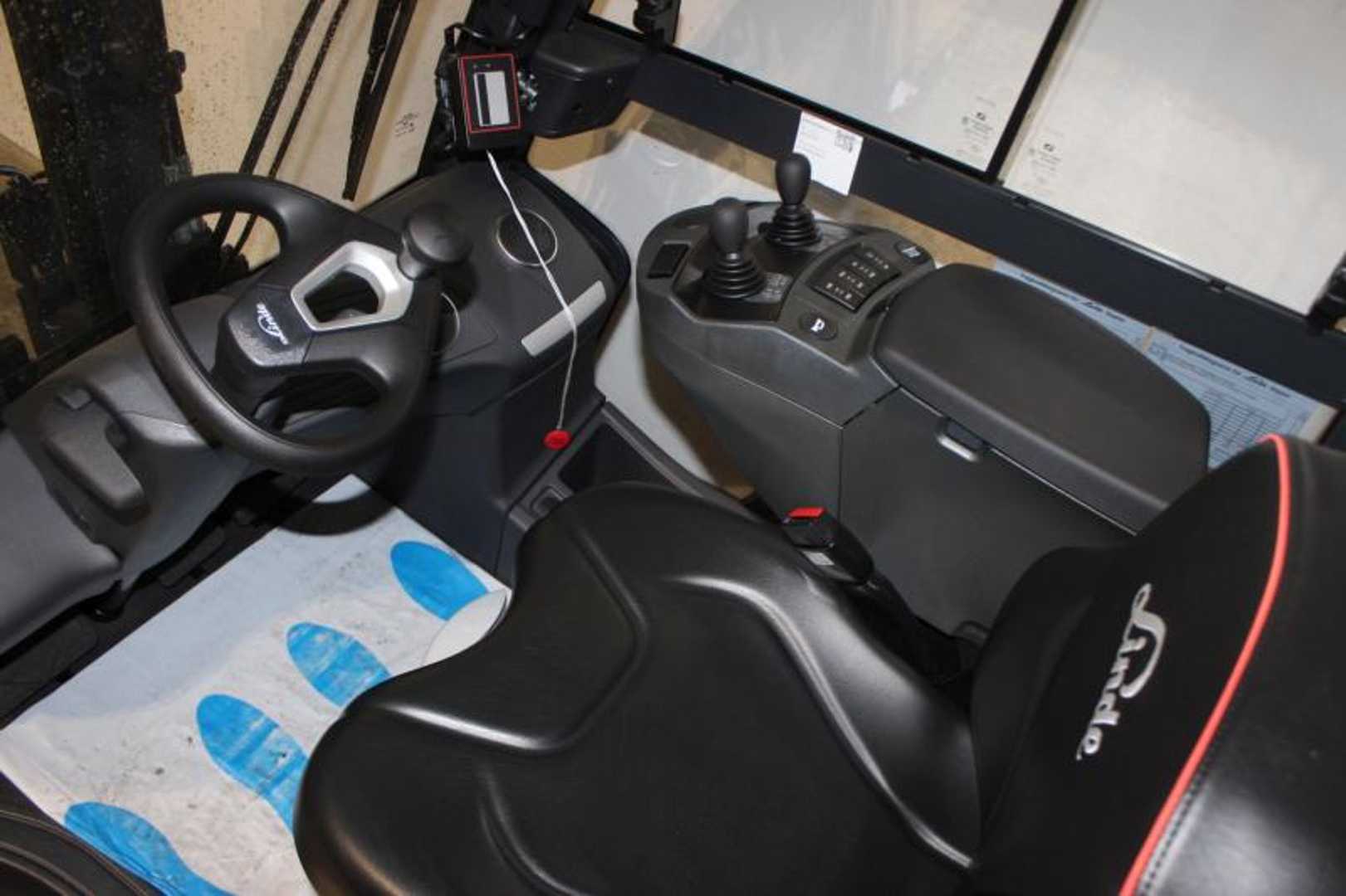 Used Forklift Linde H 35 D 1202 4 ratų šakinis krautuvas (Image 4) Used Forklift Linde H 35 D 1202 4 ratų šakinis krautuvas (Image 4)