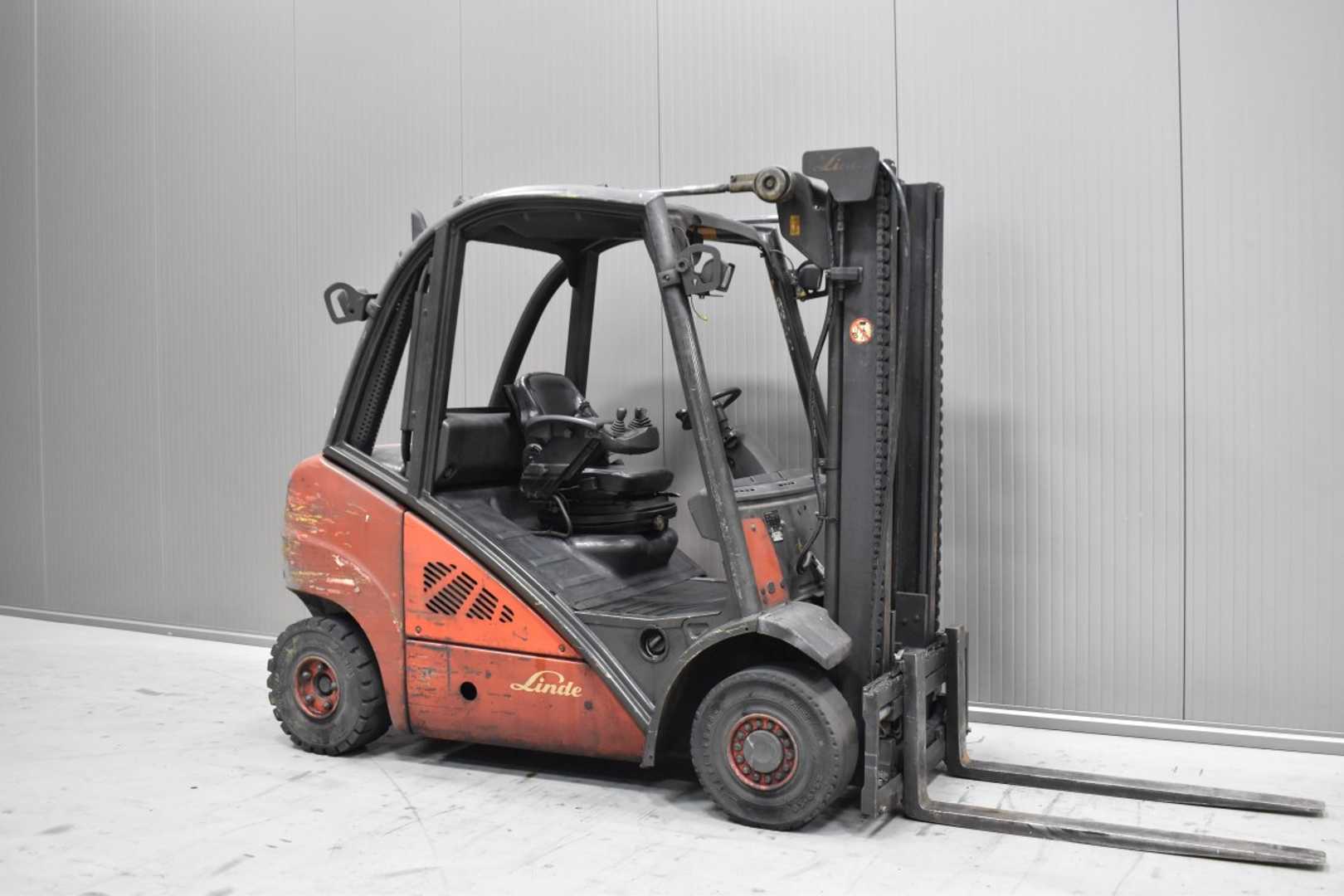 Used Forklift Linde H 25 D - 01 /58944/ 4 ratų šakinis krautuvas (Image 1) Used Forklift Linde H 25 D - 01 /58944/ 4 ratų šakinis krautuvas (Image 1)