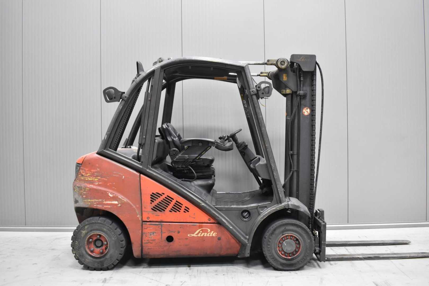 Used Forklift Linde H 25 D - 01 /58944/ 4 ratų šakinis krautuvas (Image 3) Used Forklift Linde H 25 D - 01 /58944/ 4 ratų šakinis krautuvas (Image 3)