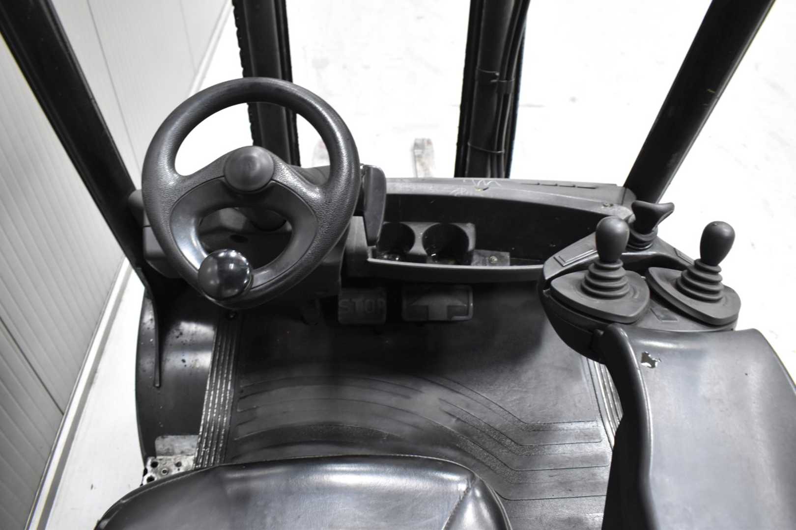 Used Forklift Linde H 25 D - 01 /58944/ 4 ratų šakinis krautuvas (Image 7) Used Forklift Linde H 25 D - 01 /58944/ 4 ratų šakinis krautuvas (Image 7)