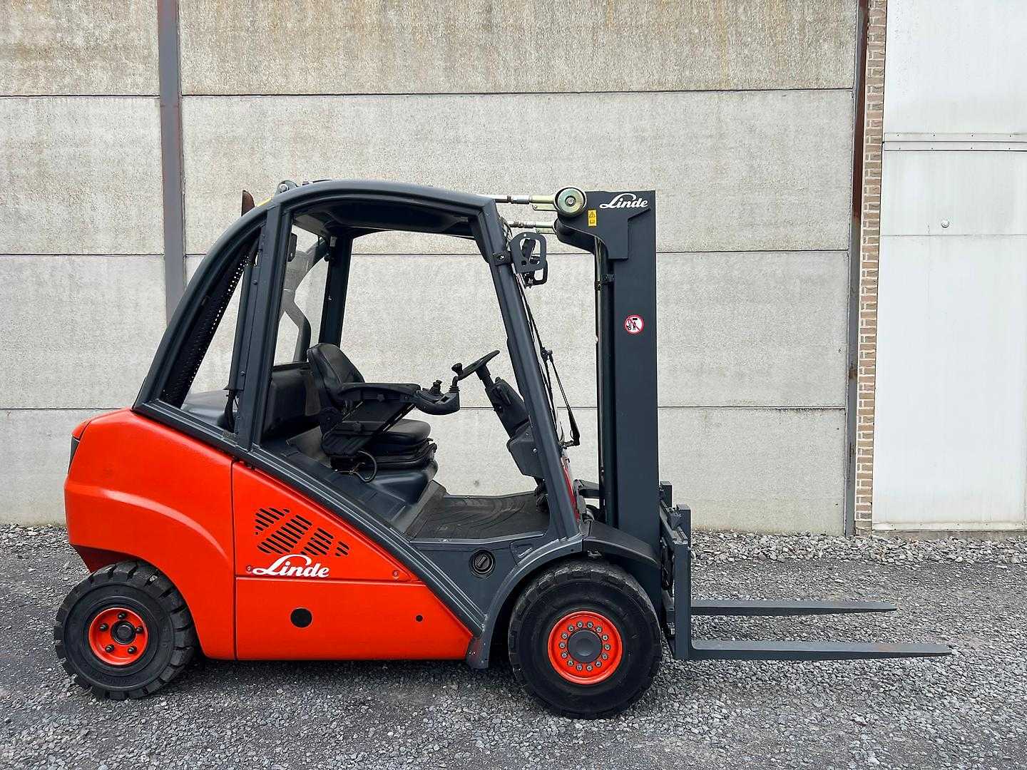 Used Forklift Linde H35D-01 4 ratų šakinis krautuvas (Image 2) Used Forklift Linde H35D-01 4 ratų šakinis krautuvas (Image 2)