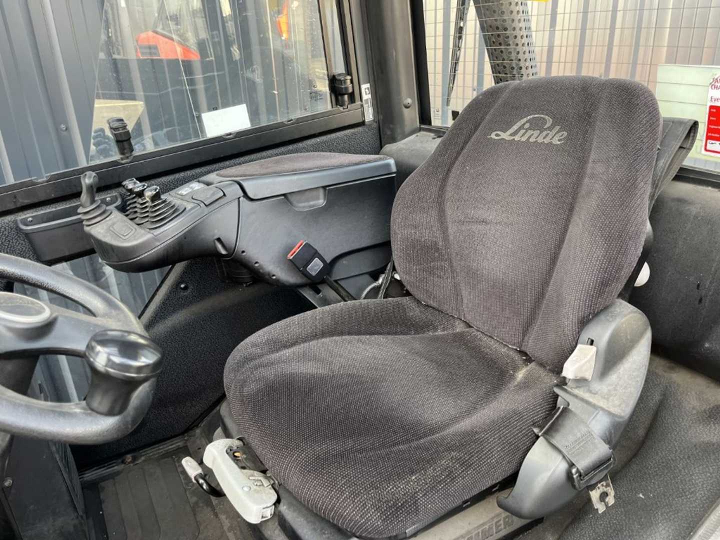 Used Forklift Linde H30D-02 4 ratų šakinis krautuvas (Image 8)